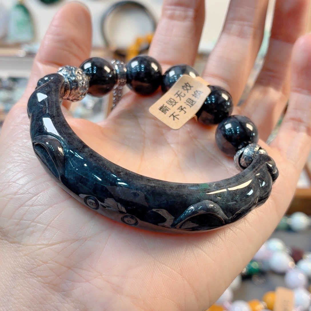 聆***月翡翠未镶嵌颈饰手串