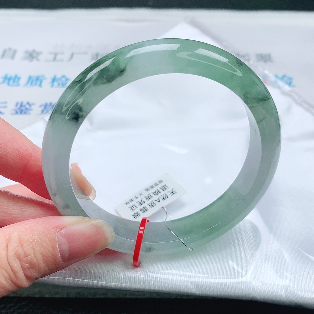 翡翠手镯未镶嵌58圈