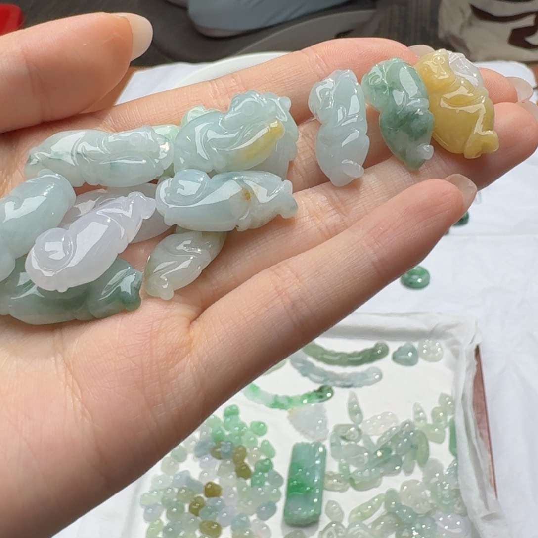 未镶嵌挂件翡翠福利1个，不包邮，拍一单邮费发货