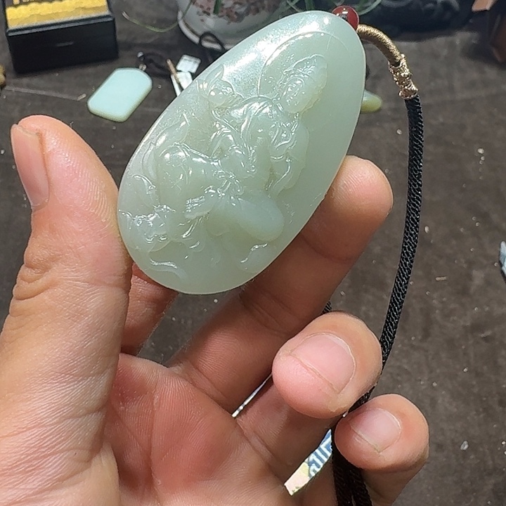 未镶嵌和田玉车挂