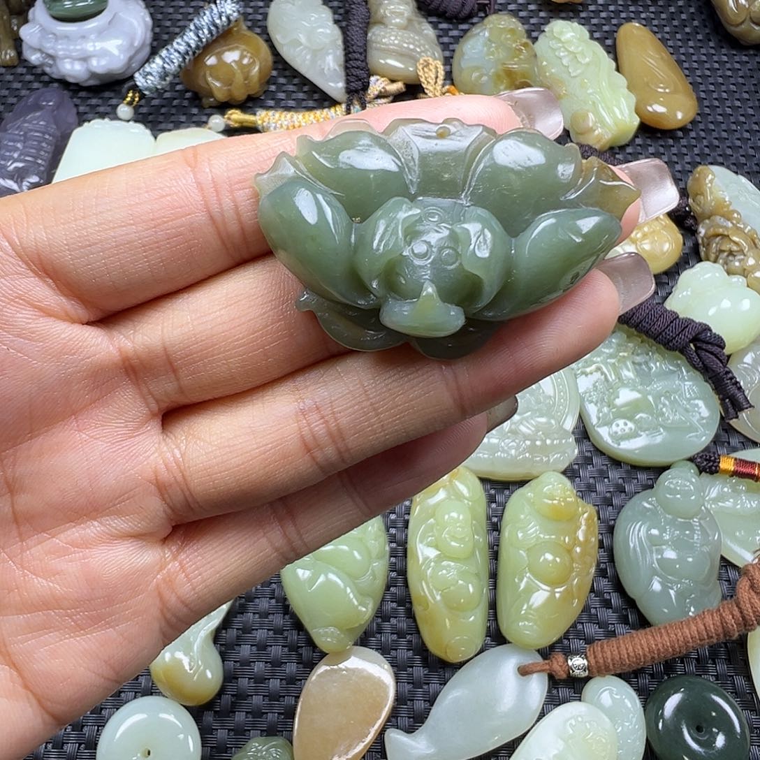 和田玉未镶嵌吊坠(不含链)卡49.7