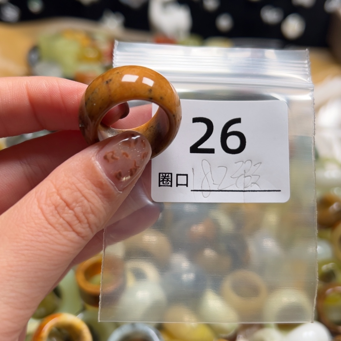 万***筒蛇纹石玉未镶嵌戒指