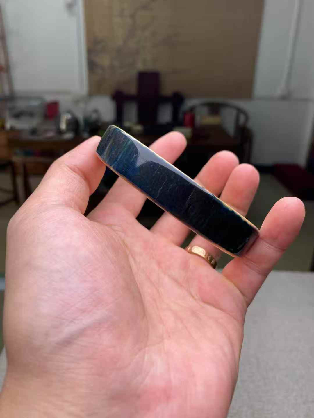 猛犸牙手镯和富甲各一