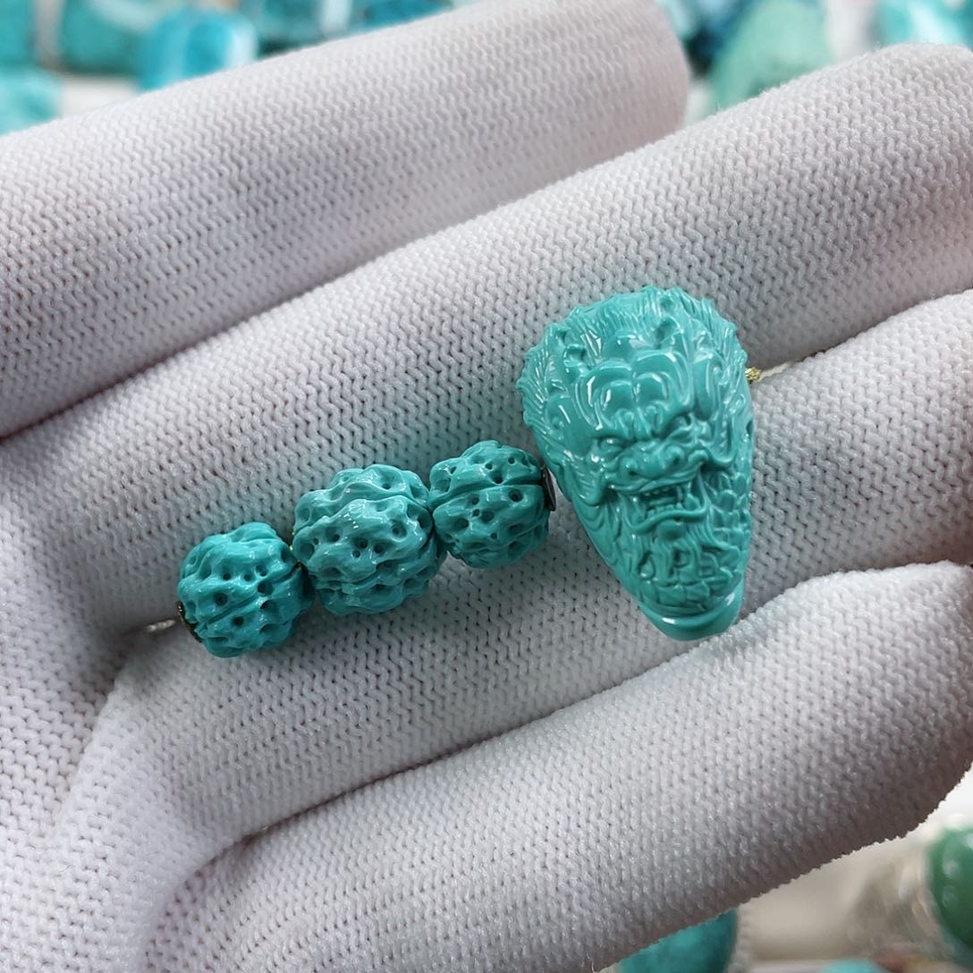 绿松石颈饰未镶嵌