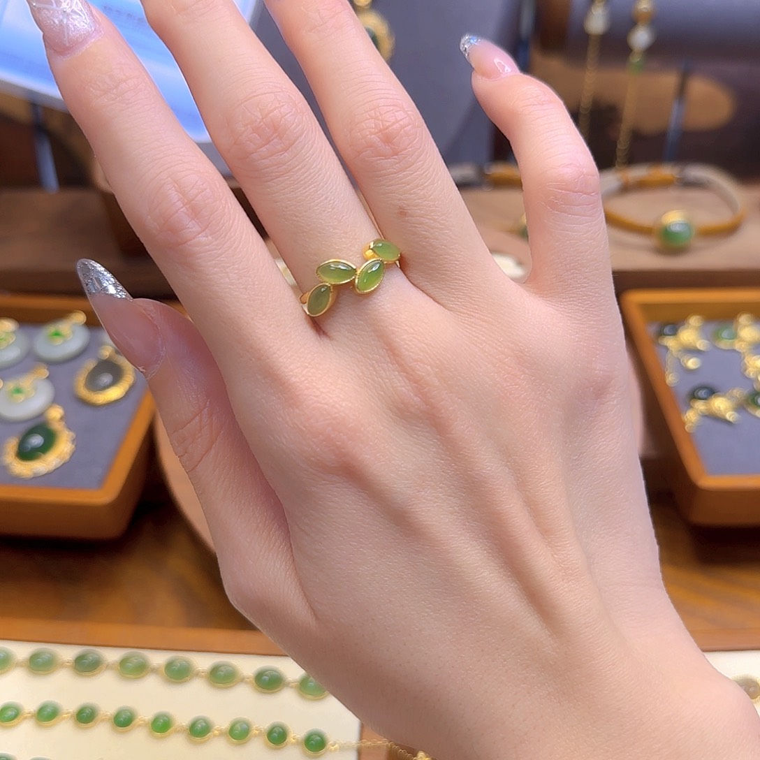 和田玉戒指银S925镀金镶嵌