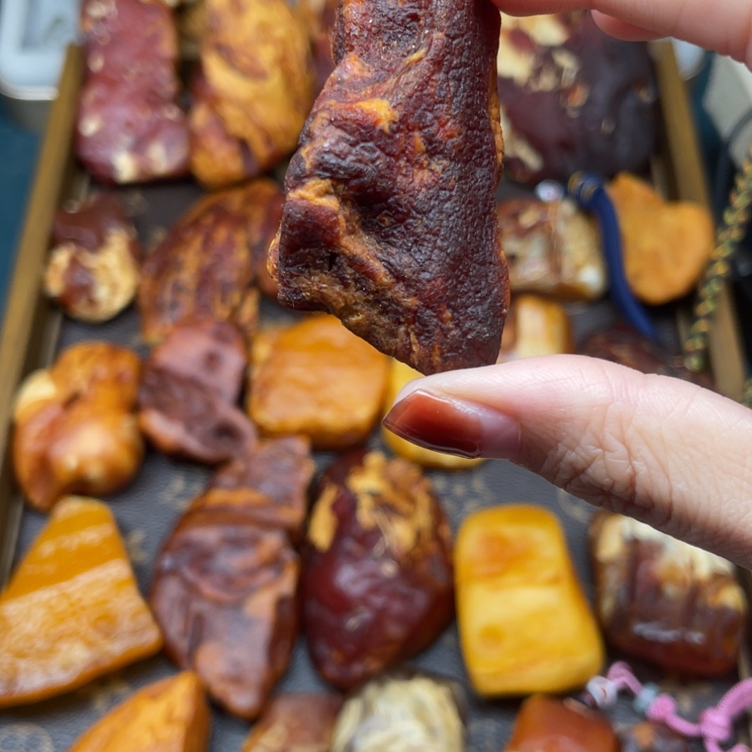 琥珀未镶嵌珠宝奇石