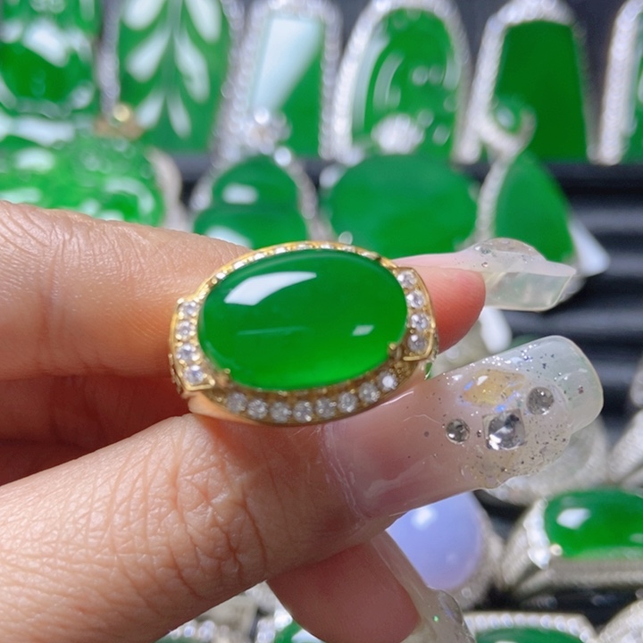 翡翠颈饰18K金镶嵌善**念1879159。 