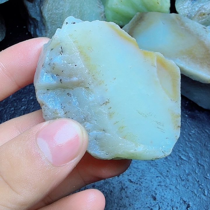未镶嵌和田玉（糖玉）珠宝奇石