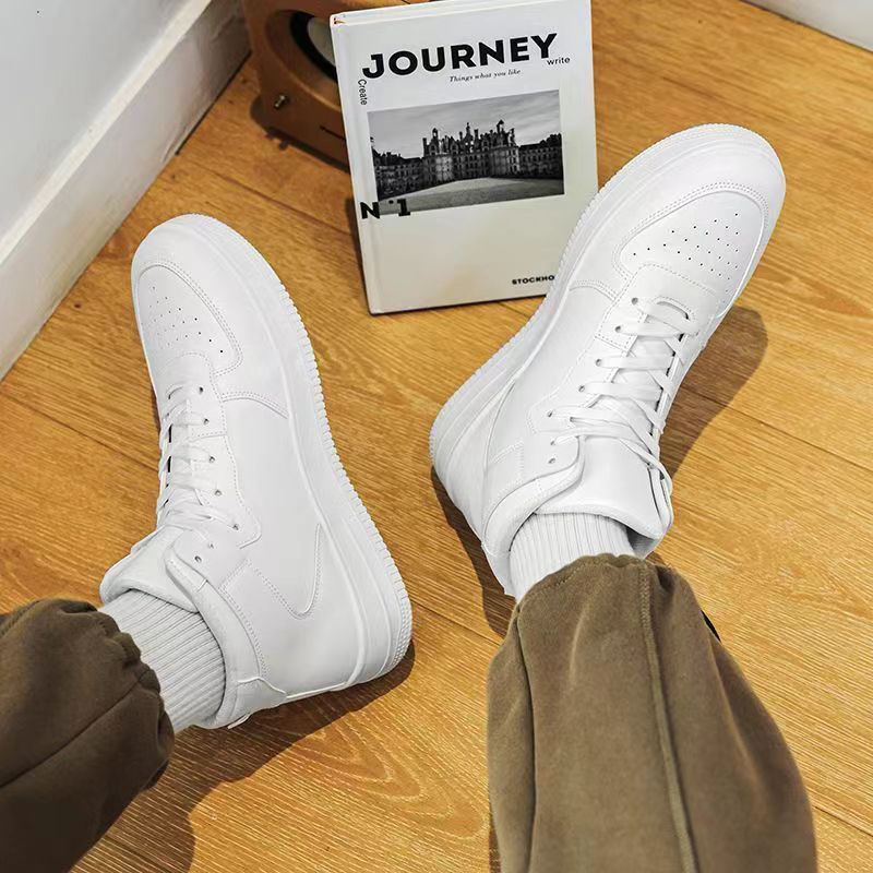 男女同款，潮流潮鞋，带Logo的