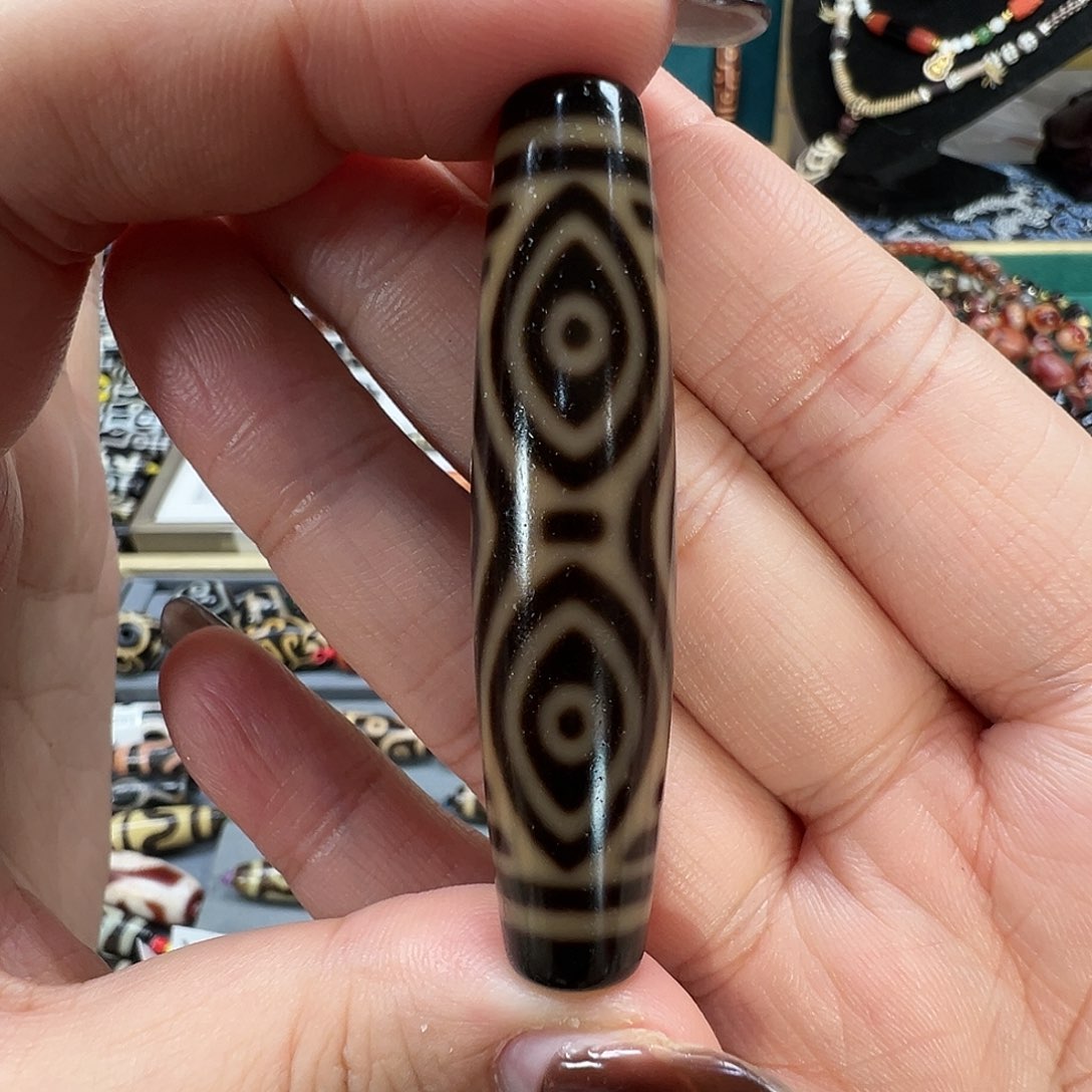 玛瑙/玉髓未镶嵌珠宝半成品大漏黑金龙六眼