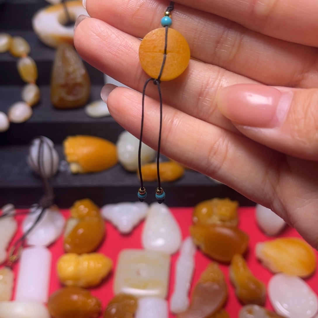 和田玉颈饰未镶嵌