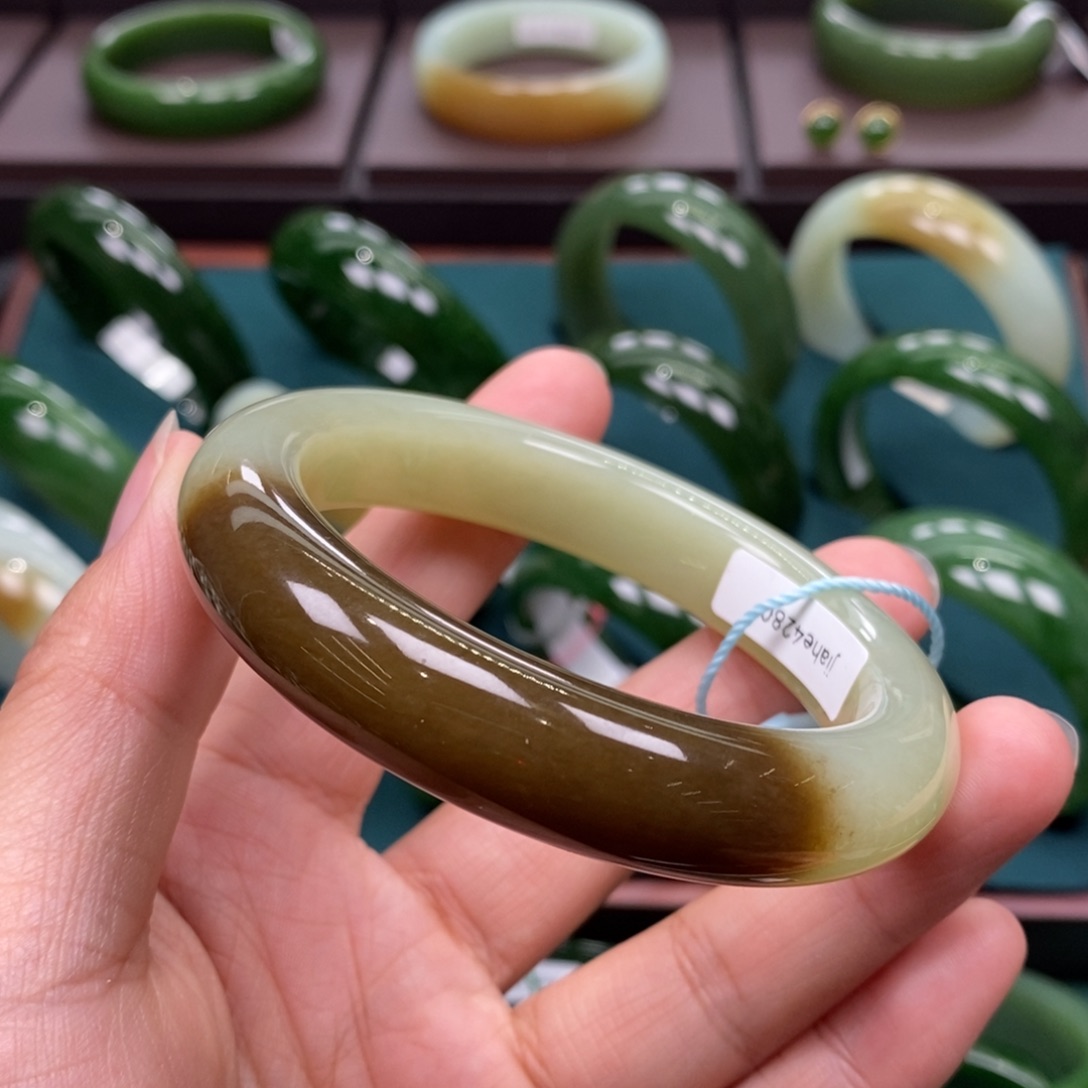 和田玉（糖玉）未镶嵌手镯