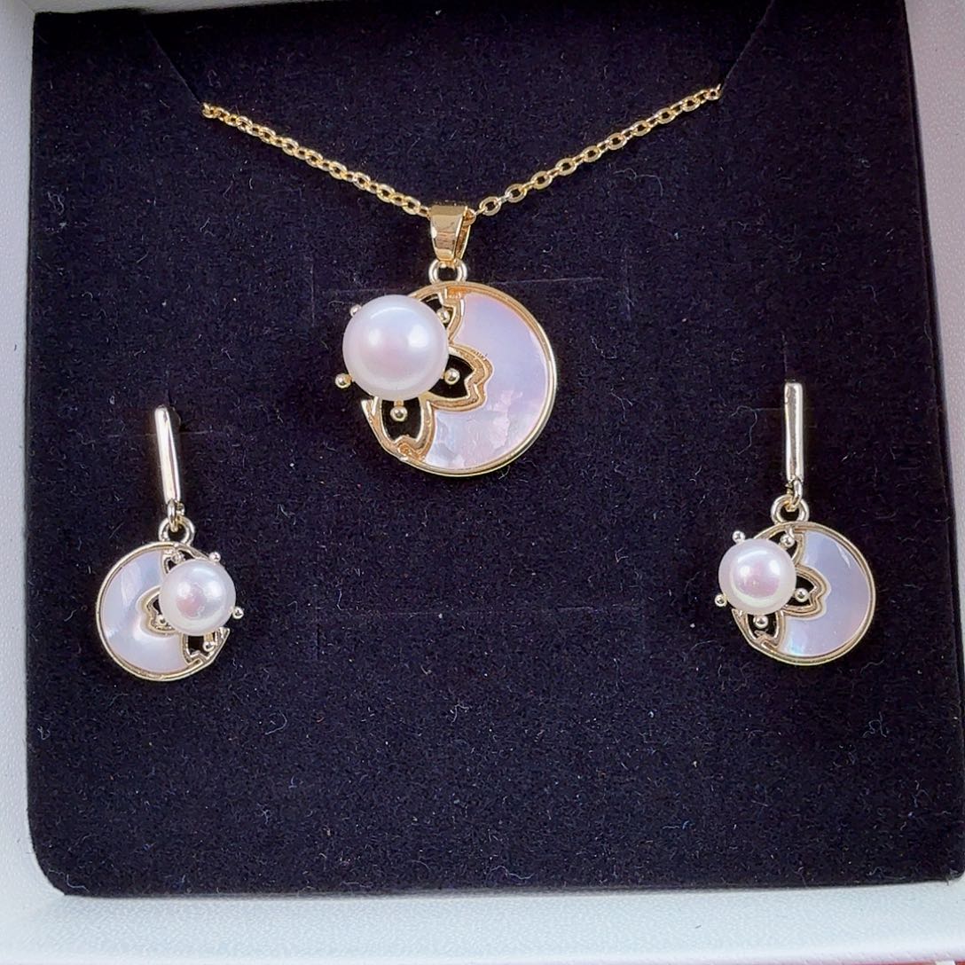 未镶嵌淡水珍珠耳饰