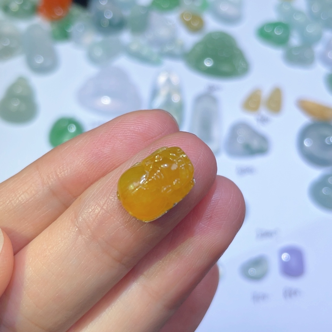 翡翠颈饰未镶嵌裸石