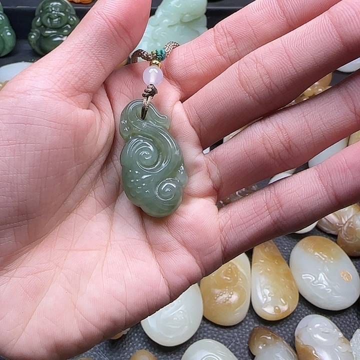 山***暝和田玉未镶嵌颈饰