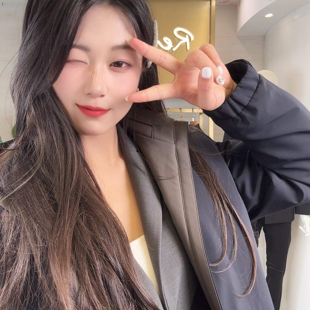 外套也不想买啦哈哈哈太