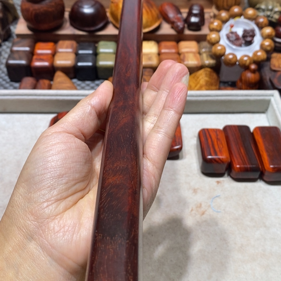 齐***胜檀香紫檀（小叶紫檀）木