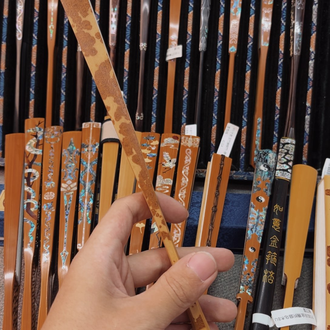 扇子浅*丶纯手工制作的