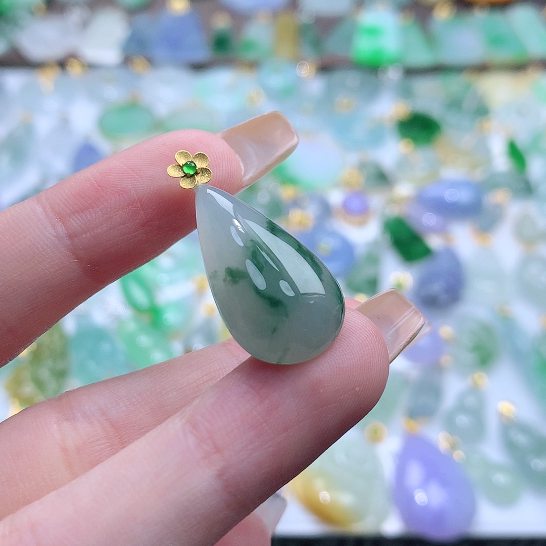 翡翠颈饰未镶嵌翡翠