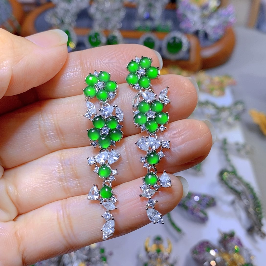 翡翠颈饰银S925镶嵌天然翡翠