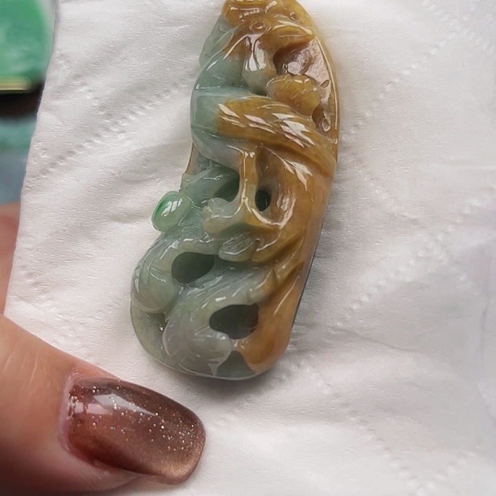 翡翠未镶嵌颈饰挂件