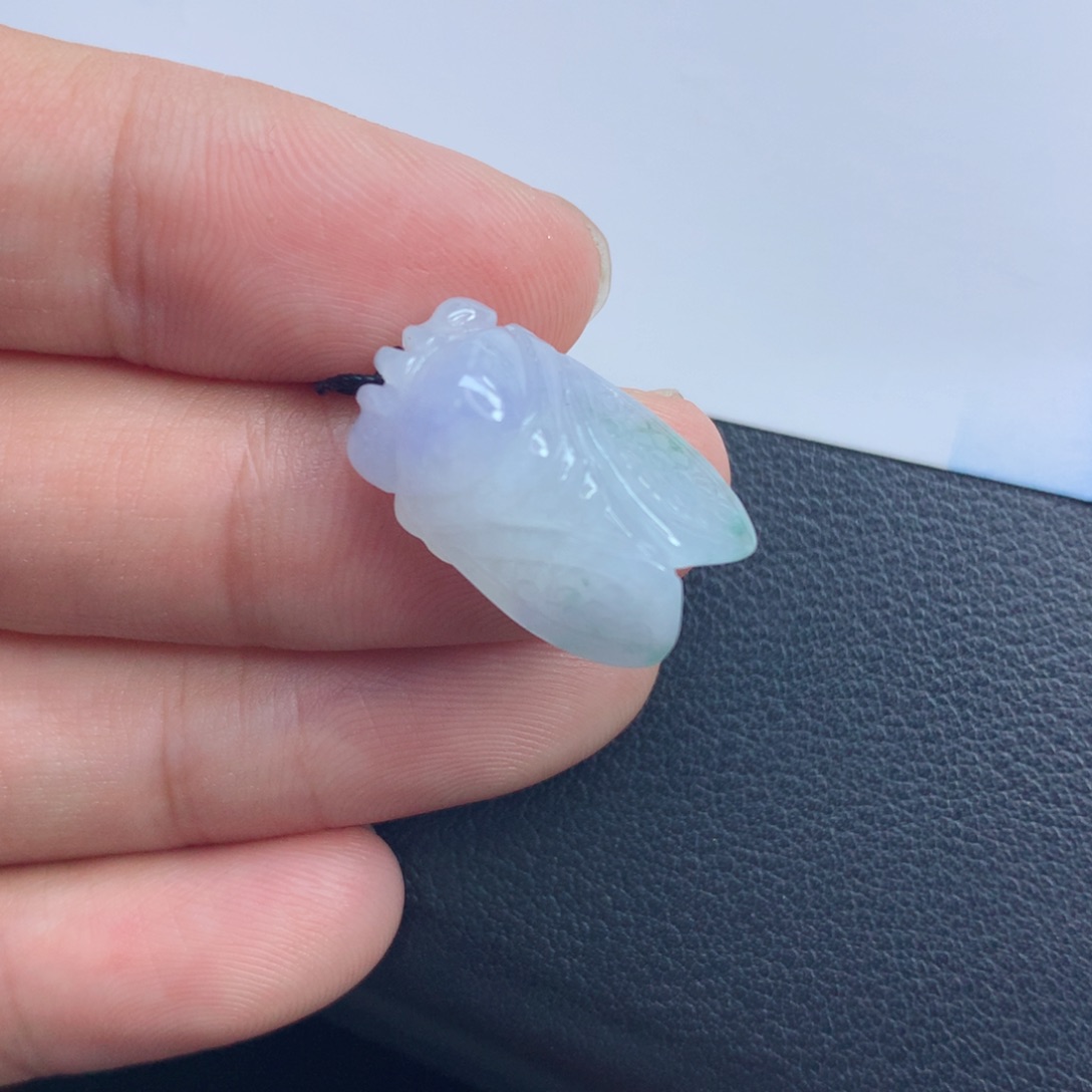 翡翠颈饰未镶嵌一鸣惊人