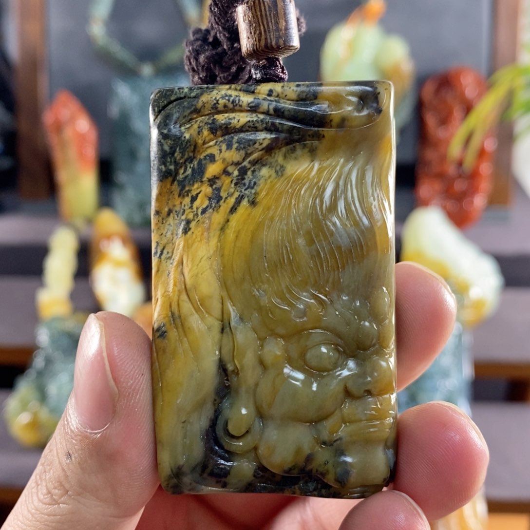 岫玉未镶嵌花玉挂件