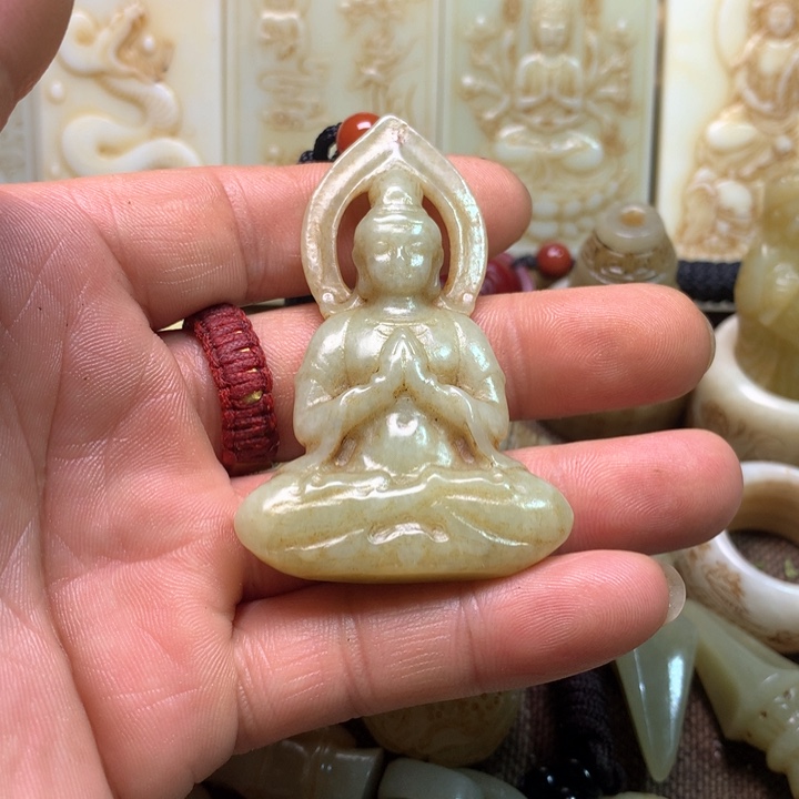 和田玉挂件未镶嵌钍*