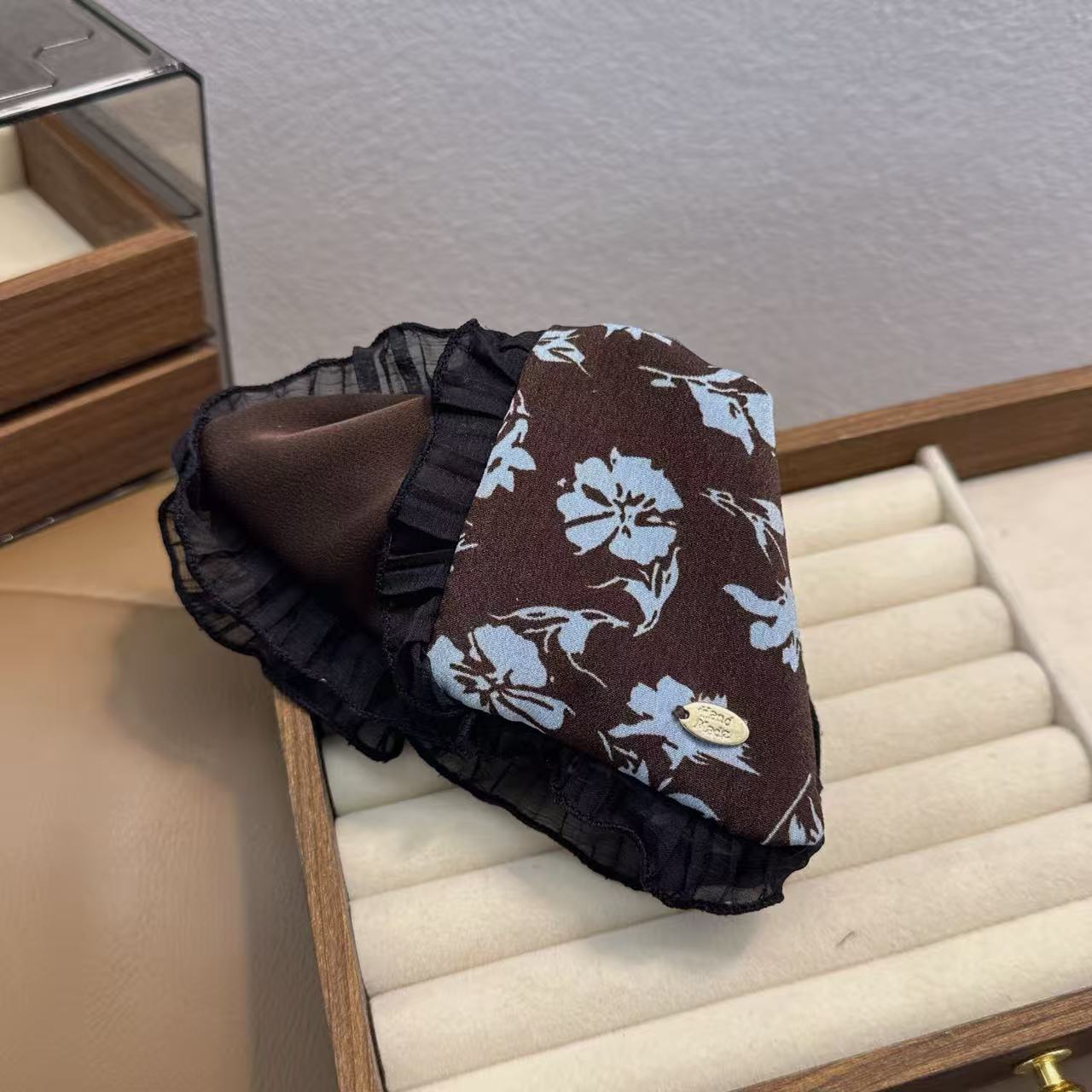 【海盐可可】系列新款蓝咖色蕾丝包边十三公分贝壳夹4981