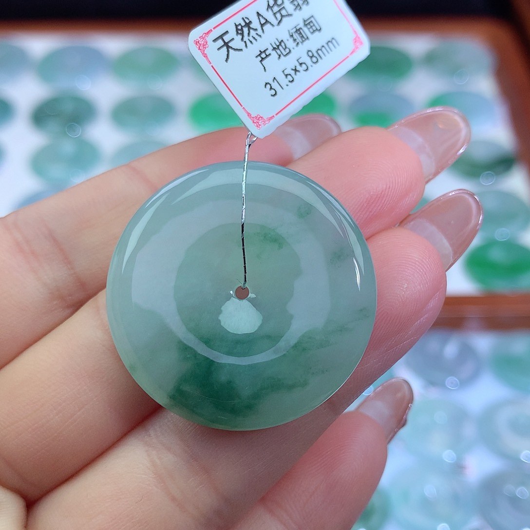翡翠吊坠(不含链)未镶嵌