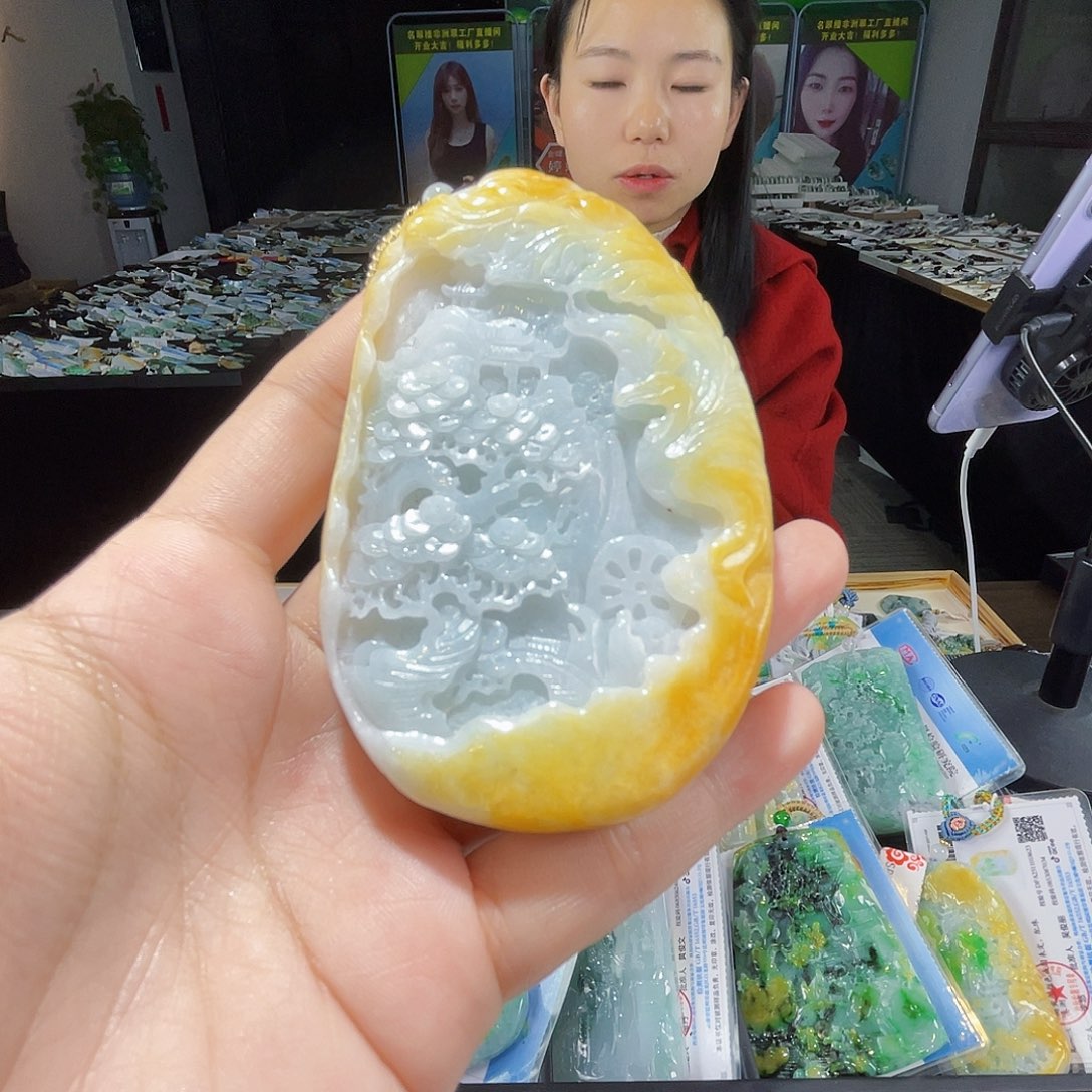 颈饰未镶嵌翡翠一