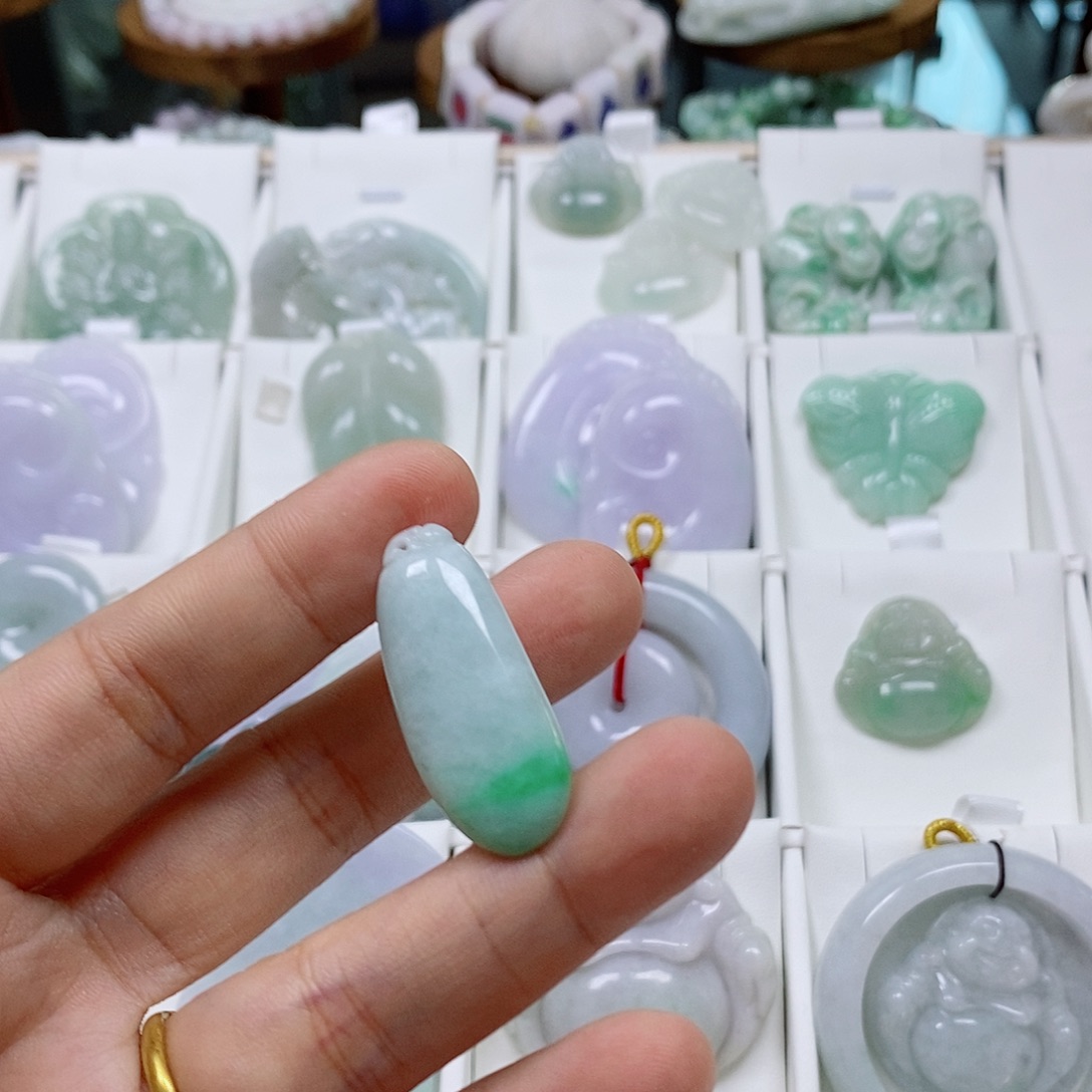 翡翠未镶嵌颈饰翡翠