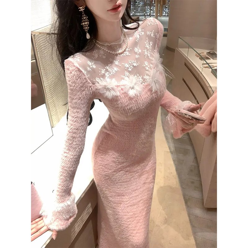 网纱蕾丝拼接长袖毛绒加厚连衣裙女秋冬新款瑞丽风收腰鱼尾裙8203