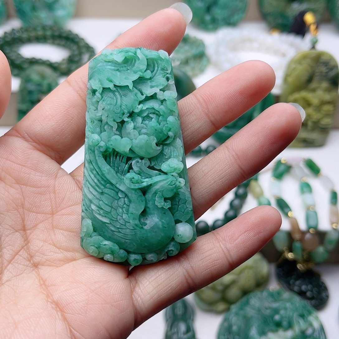 独山玉挂件未镶嵌邓****机