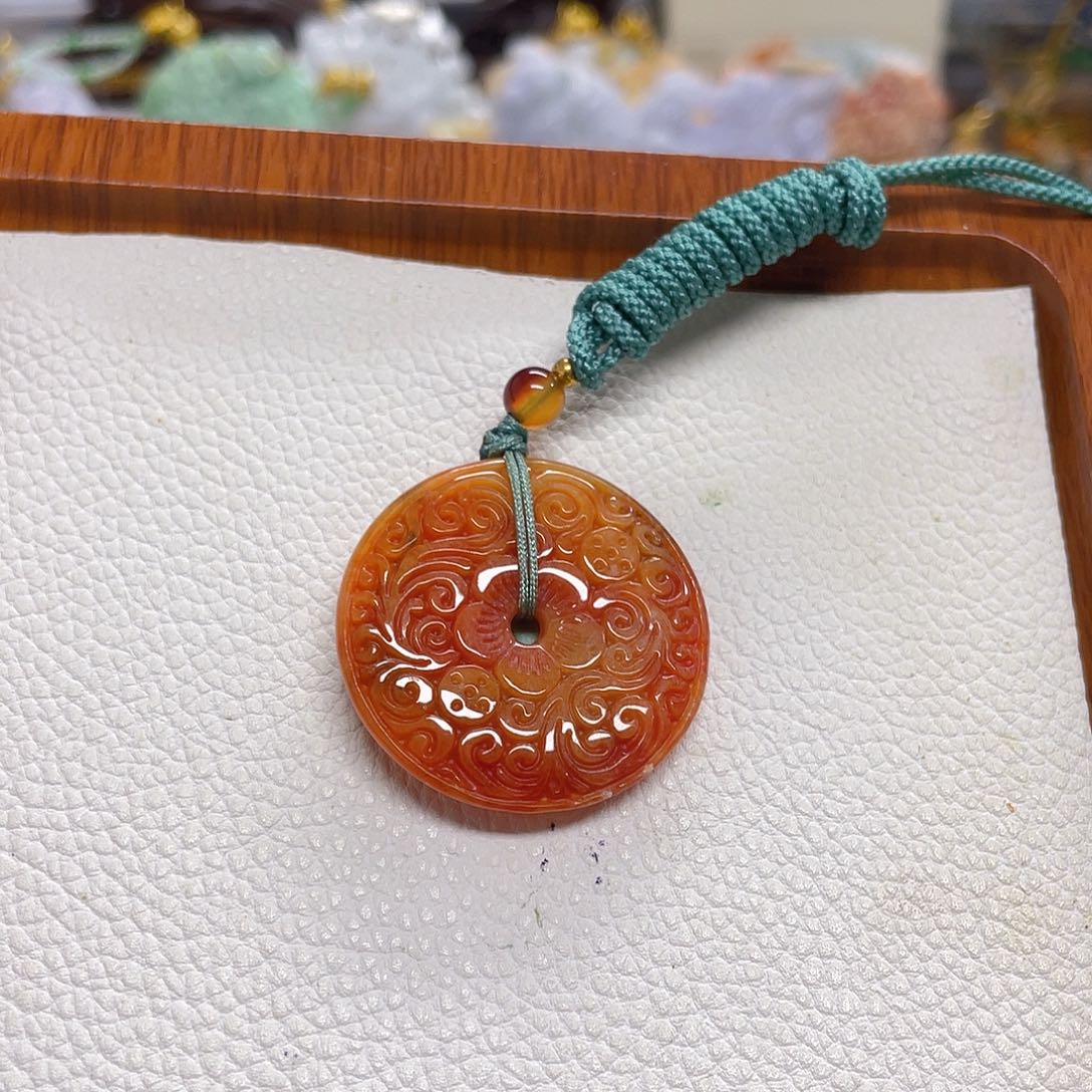 翡翠未镶嵌颈饰大平安扣