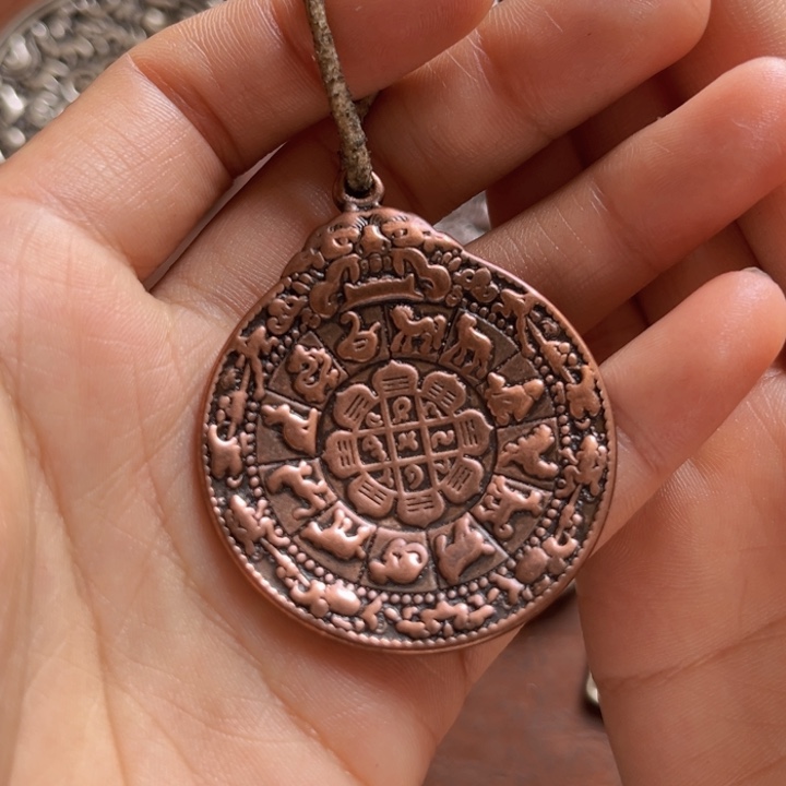 颈饰琉璃阿****兔喜欢的朋友