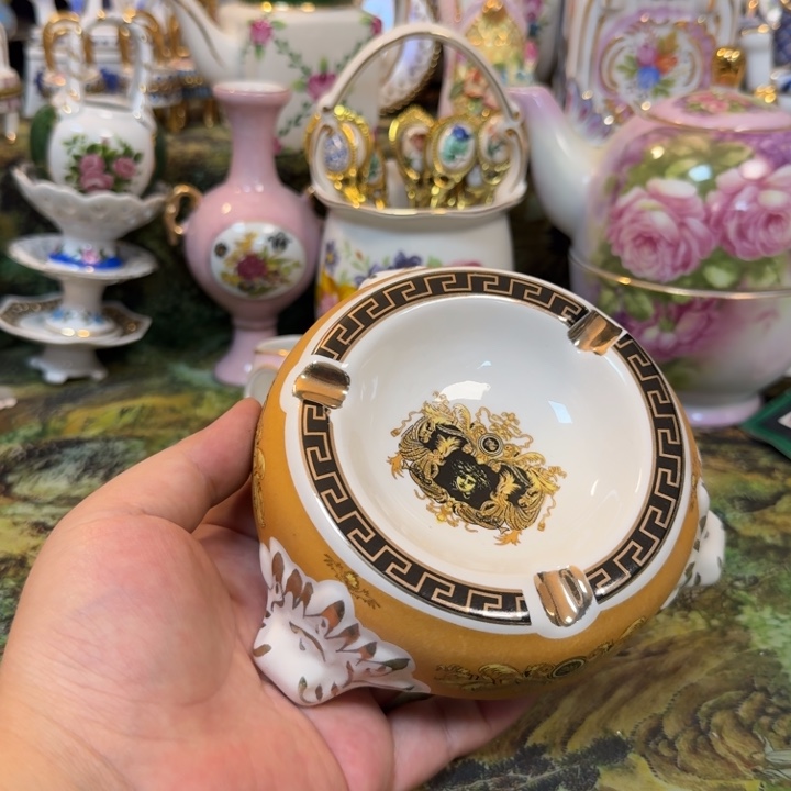 鹿与海陶瓷家居有限公司