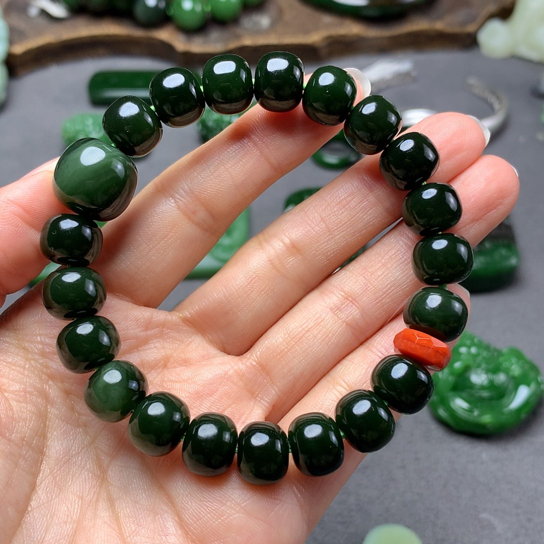 和田玉颈饰未镶嵌手串