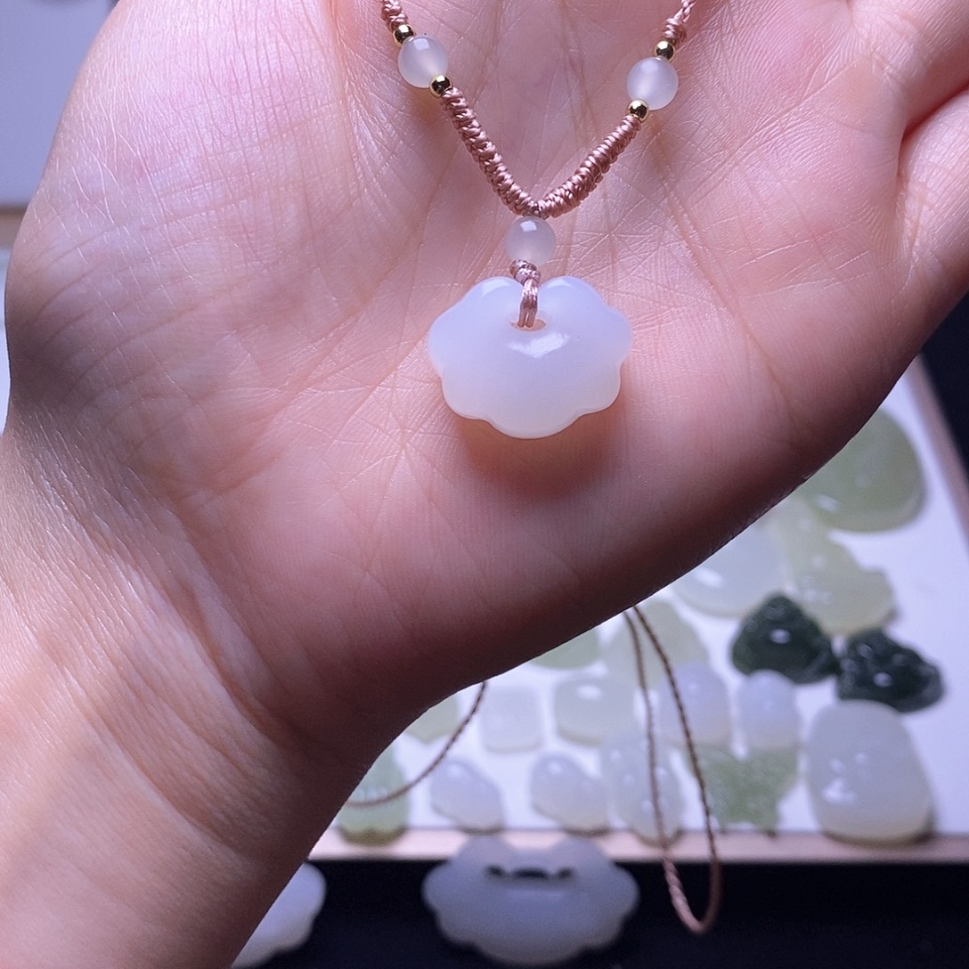 颈饰未镶嵌和田玉