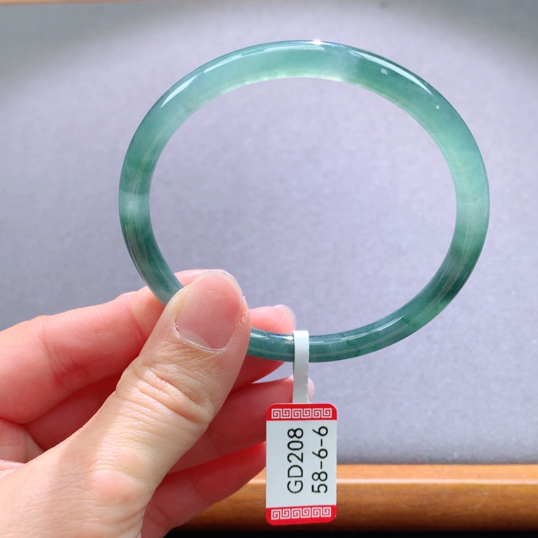 翡翠手镯未镶嵌天然翡翠手镯