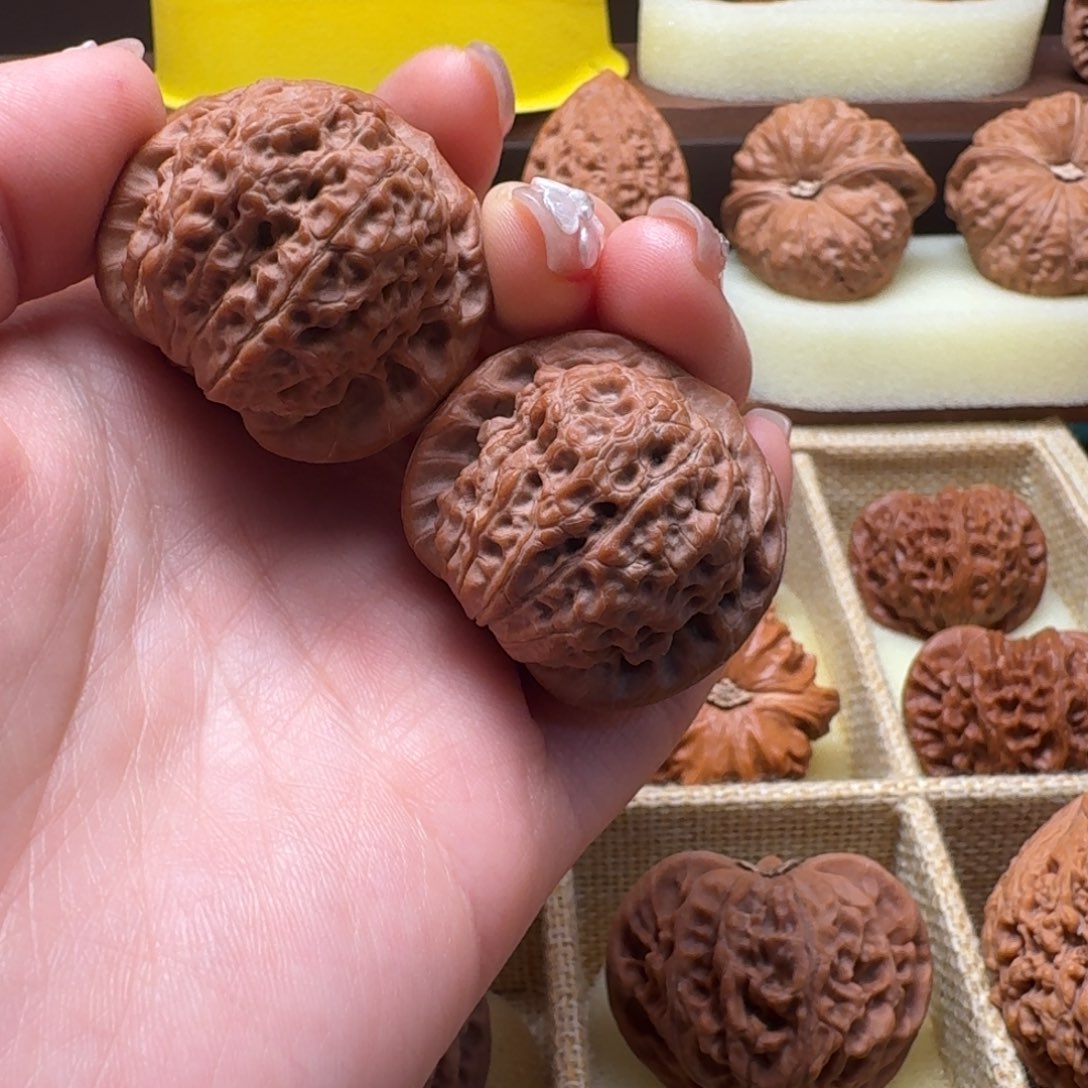 宋***9文玩核桃吊坠36全品血麒麟