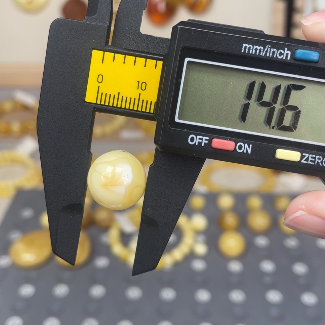 琥珀未镶嵌裸石117号