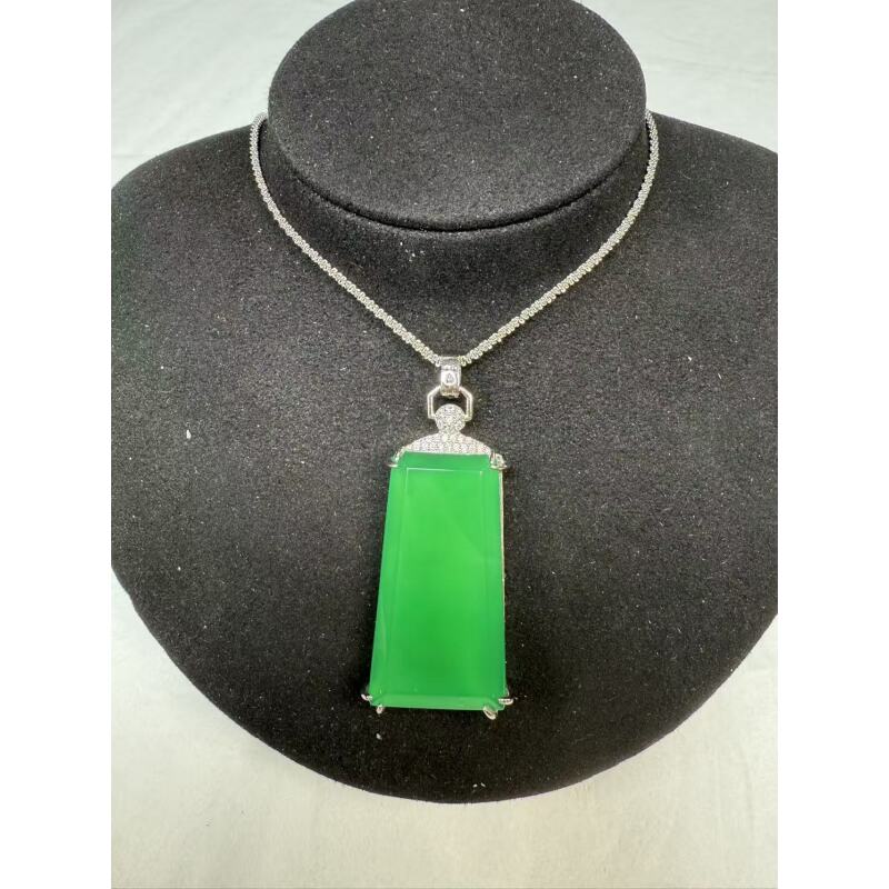 -S015-天然  高端  大气   -时尚  绿玉髓   绿无事牌吊坠-配链子