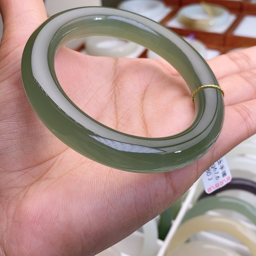 和田玉手镯未镶嵌56.5