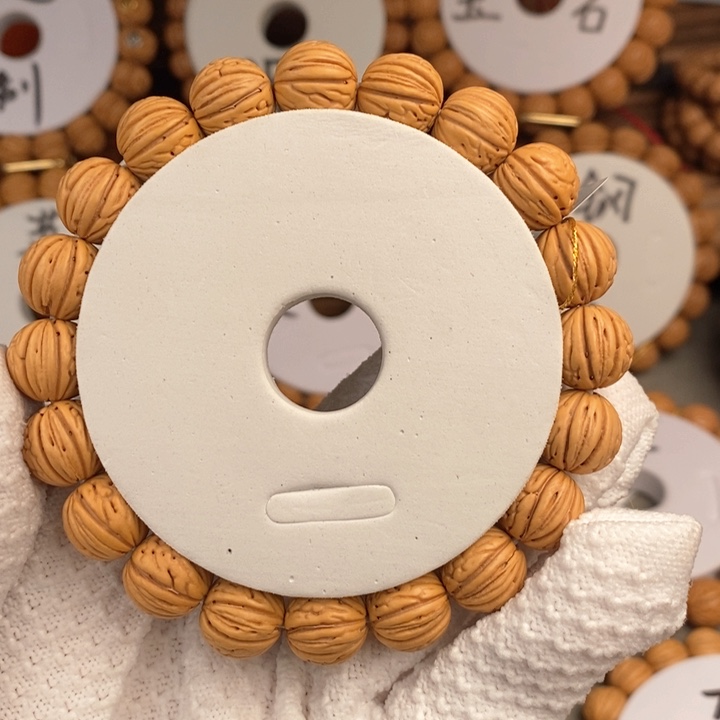 桃核手串荔枝12.5S抛光板尺寸误差0.5之间