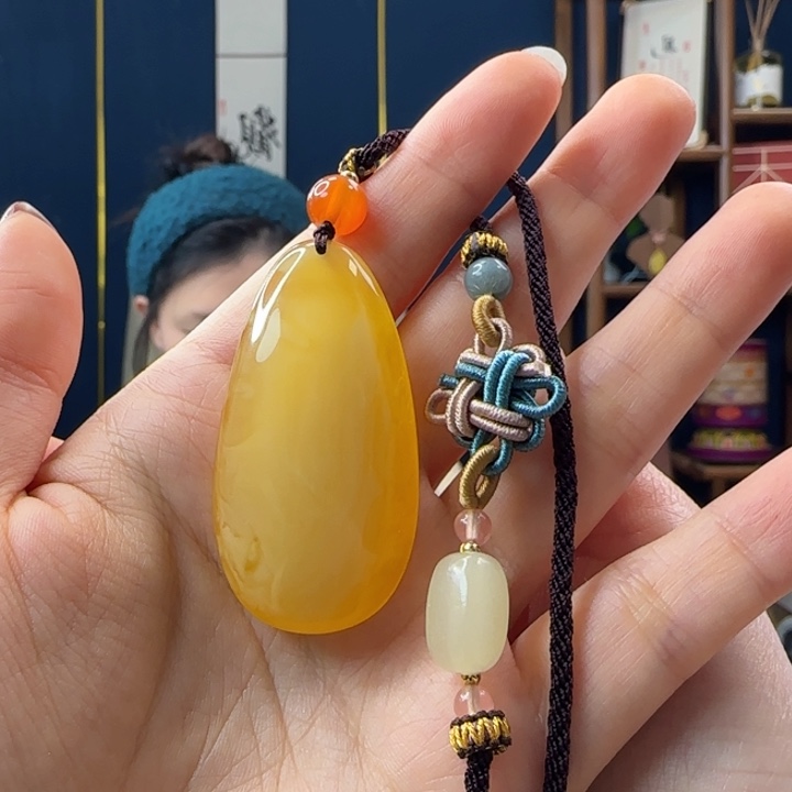 蜜蜡吊坠(赠链)未镶嵌