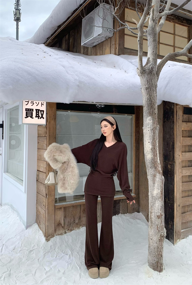 时尚磨毛工艺V领上衣套装微喇显瘦高腰网红百搭长裤秋冬针织休闲