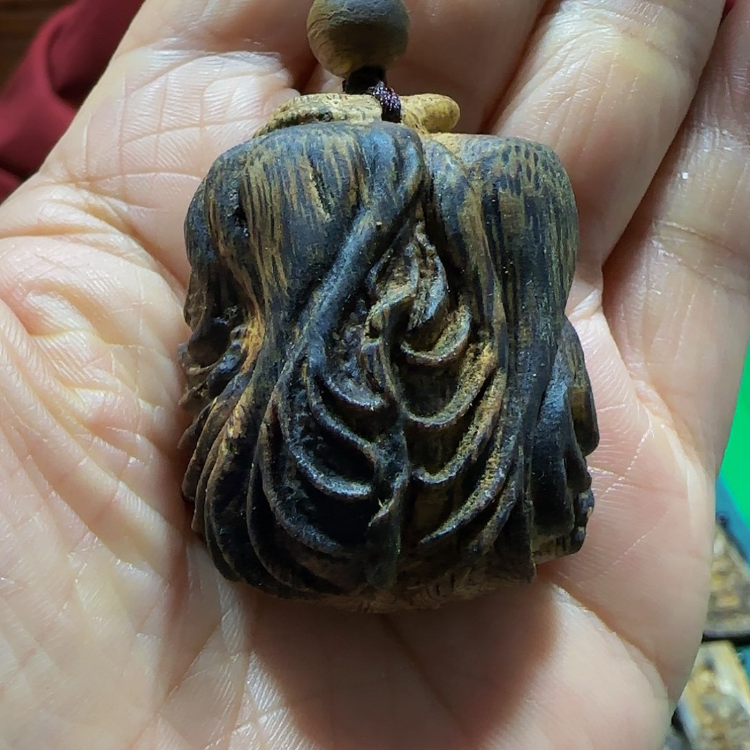 沉香吊坠海南白奇乌身老料雕刻聚百财带绳13.3克