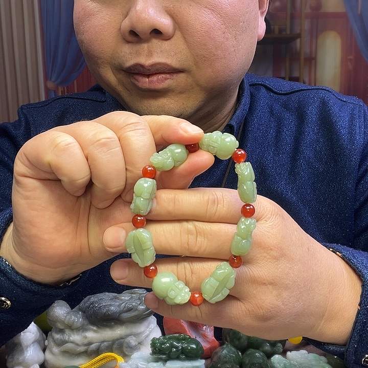 和田玉未镶嵌手链貔貅手串