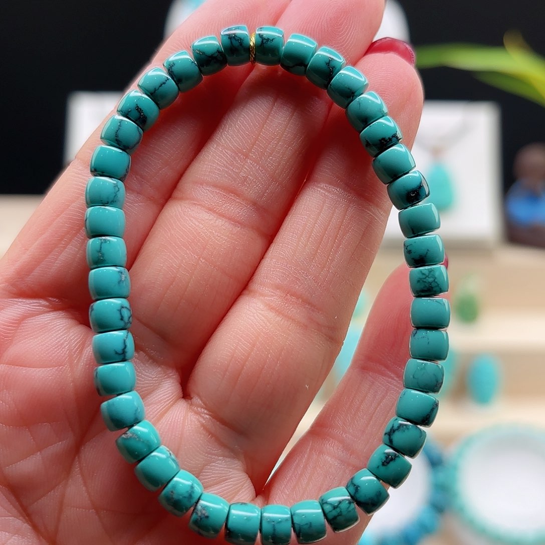 绿松石配饰未镶嵌